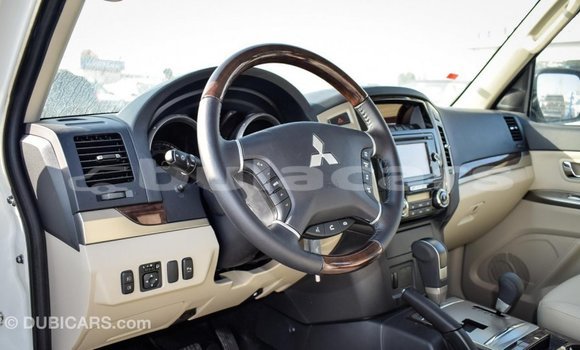 Buy Import Mitsubishi Pajero White Car in Import - Dubai in Central Buy Import Mitsubishi Pajero White Car in Import - Dubai in Central