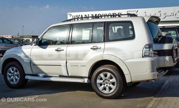 Buy Import Mitsubishi Pajero White Car in Import - Dubai in Central Buy Import Mitsubishi Pajero White Car in Import - Dubai in Central