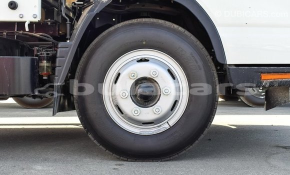 Buy Import Mitsubishi Carisma White Car in Import - Dubai in Central Buy Import Mitsubishi Carisma White Car in Import - Dubai in Central