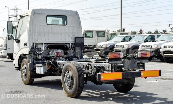 Buy Import Hino 300 Series White Truck in Import - Dubai in Central Buy Import Hino 300 Series White Truck in Import - Dubai in Central