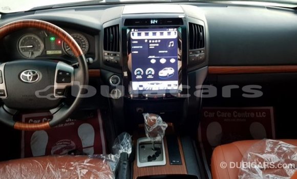 Buy Import Toyota Land Cruiser White Car in Import - Dubai in Central Buy Import Toyota Land Cruiser White Car in Import - Dubai in Central