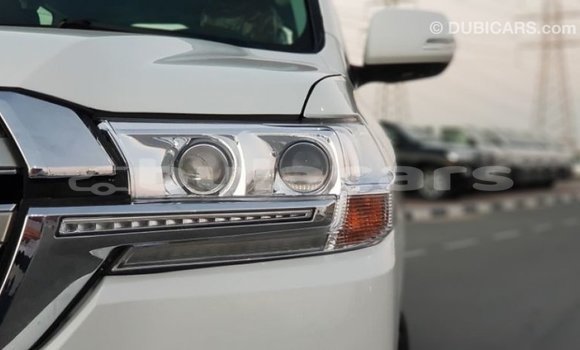 Buy Import Toyota Land Cruiser White Car in Import - Dubai in Central Buy Import Toyota Land Cruiser White Car in Import - Dubai in Central