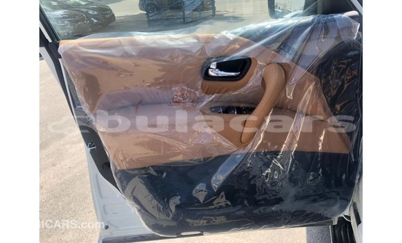 Buy Import Nissan Patrol White Car in Import - Dubai in Central Buy Import Nissan Patrol White Car in Import - Dubai in Central