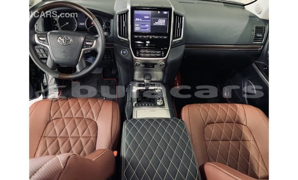 Buy Import Toyota Land Cruiser Black Car in Import - Dubai in Central Buy Import Toyota Land Cruiser Black Car in Import - Dubai in Central