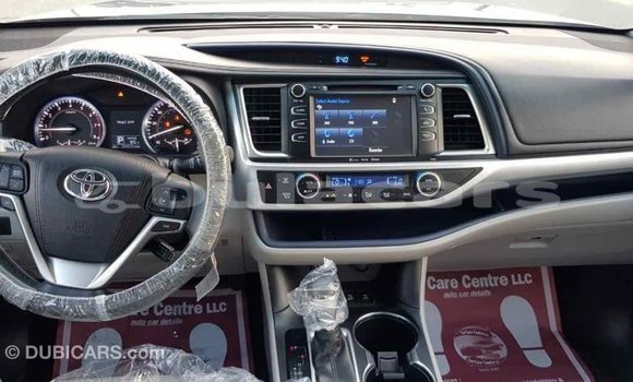 Buy Import Toyota Highlander Grey Car in Import - Dubai in Central Buy Import Toyota Highlander Grey Car in Import - Dubai in Central