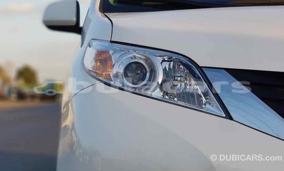 Buy Import Toyota Sienna White Car in Import - Dubai in Central Buy Import Toyota Sienna White Car in Import - Dubai in Central