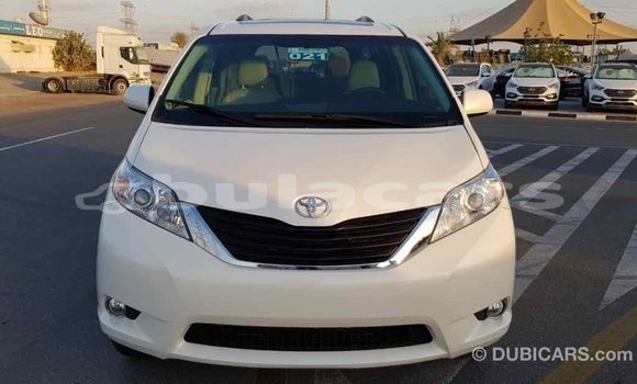 Buy Import Toyota Sienna White Car in Import - Dubai in Central Buy Import Toyota Sienna White Car in Import - Dubai in Central