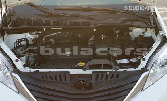 Buy Import Toyota Sienna White Car in Import - Dubai in Central Buy Import Toyota Sienna White Car in Import - Dubai in Central