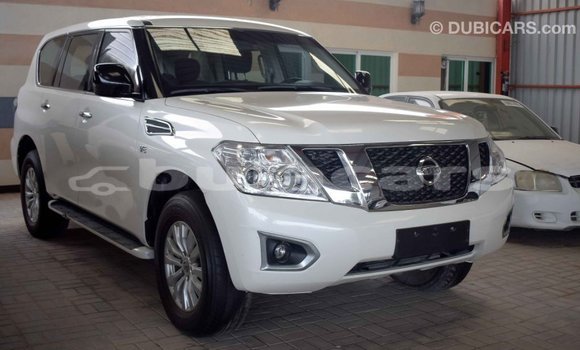 Acheter Import Voiture Nissan Patrol Blanc à Import - Dubai, Central Acheter Import Voiture Nissan Patrol Blanc à Import - Dubai, Central