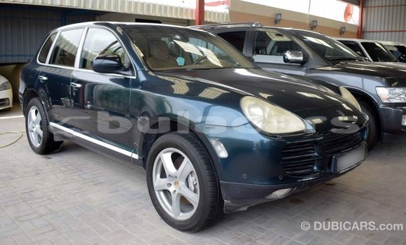 Acheter Import Voiture Porsche Cayenne Vert à Import - Dubai, Central Acheter Import Voiture Porsche Cayenne Vert à Import - Dubai, Central