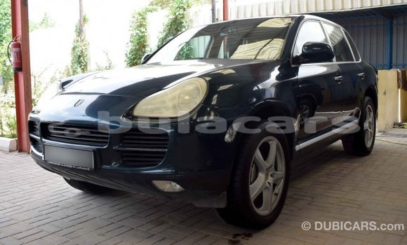 Acheter Import Voiture Porsche Cayenne Vert à Import - Dubai, Central Acheter Import Voiture Porsche Cayenne Vert à Import - Dubai, Central