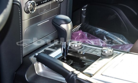 Buy Import Toyota Land Cruiser White Car in Import - Dubai in Central Buy Import Toyota Land Cruiser White Car in Import - Dubai in Central