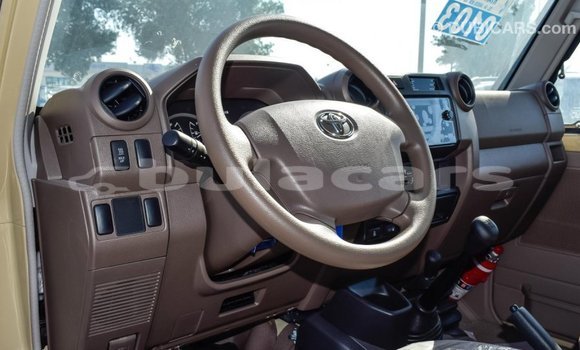 Buy Import Toyota Land Cruiser Beige Car in Import - Dubai in Central Buy Import Toyota Land Cruiser Beige Car in Import - Dubai in Central