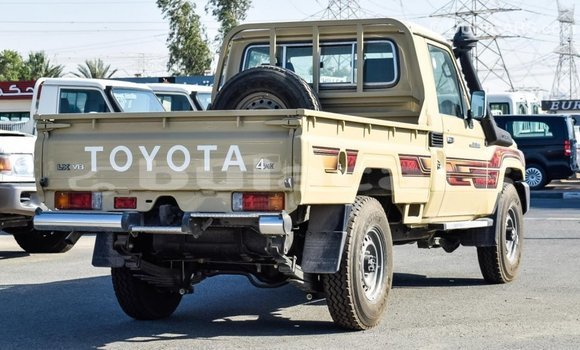 Buy Import Toyota Land Cruiser Beige Car in Import - Dubai in Central Buy Import Toyota Land Cruiser Beige Car in Import - Dubai in Central