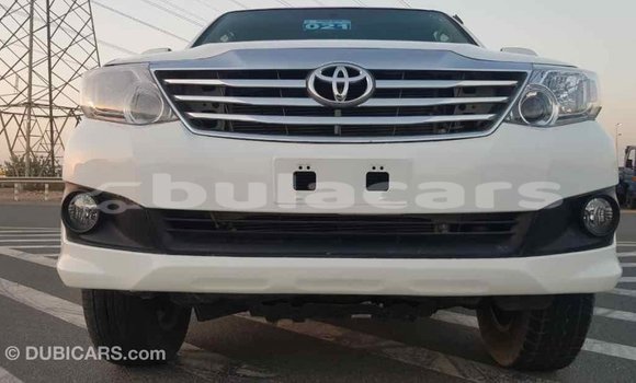 Buy Import Toyota Fortuner White Car in Import - Dubai in Central Buy Import Toyota Fortuner White Car in Import - Dubai in Central