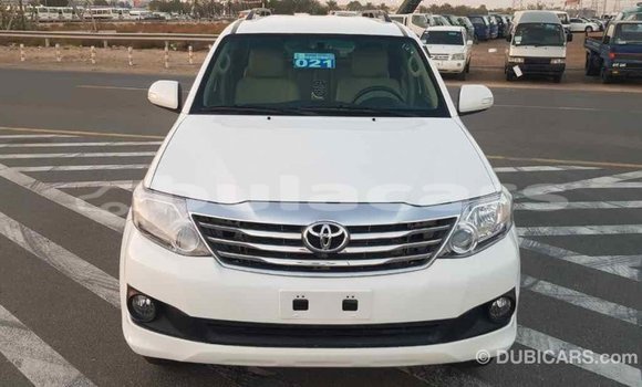 Buy Import Toyota Fortuner White Car in Import - Dubai in Central Buy Import Toyota Fortuner White Car in Import - Dubai in Central