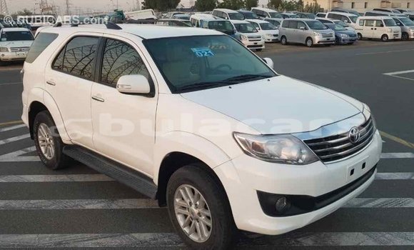 Buy Import Toyota Fortuner White Car in Import - Dubai in Central Buy Import Toyota Fortuner White Car in Import - Dubai in Central