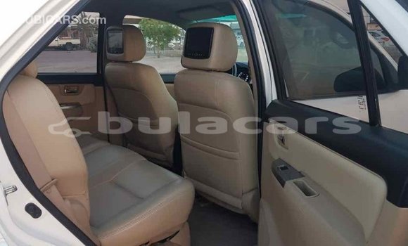 Buy Import Toyota Fortuner White Car in Import - Dubai in Central Buy Import Toyota Fortuner White Car in Import - Dubai in Central
