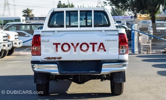 Buy Import Toyota Hilux White Car in Import - Dubai in Central Buy Import Toyota Hilux White Car in Import - Dubai in Central