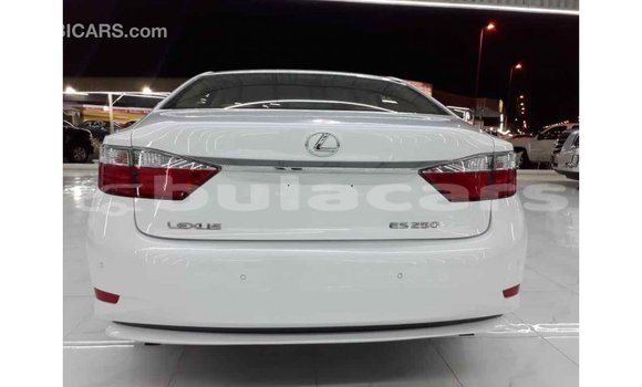 Buy Import Lexus ES White Car in Import - Dubai in Central Buy Import Lexus ES White Car in Import - Dubai in Central