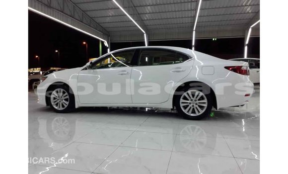 Buy Import Lexus ES White Car in Import - Dubai in Central Buy Import Lexus ES White Car in Import - Dubai in Central