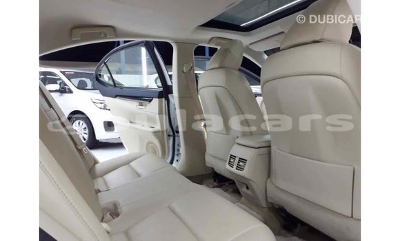 Buy Import Lexus ES White Car in Import - Dubai in Central Buy Import Lexus ES White Car in Import - Dubai in Central