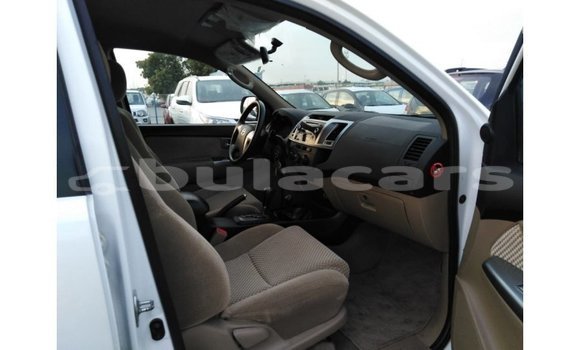 Buy Import Toyota Fortuner White Car in Import - Dubai in Central Buy Import Toyota Fortuner White Car in Import - Dubai in Central