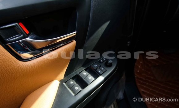 Acheter Import Voiture Toyota Fortuner Gris à Import - Dubai, Central Acheter Import Voiture Toyota Fortuner Gris à Import - Dubai, Central