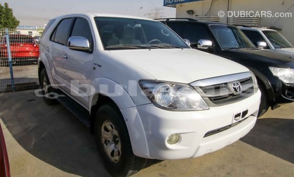 Buy Import Toyota Fortuner White Car in Import - Dubai in Central Buy Import Toyota Fortuner White Car in Import - Dubai in Central
