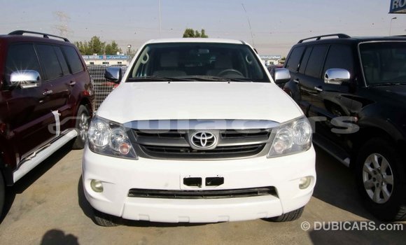 Buy Import Toyota Fortuner White Car in Import - Dubai in Central Buy Import Toyota Fortuner White Car in Import - Dubai in Central