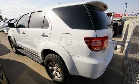 Buy Import Toyota Fortuner White Car in Import - Dubai in Central Buy Import Toyota Fortuner White Car in Import - Dubai in Central