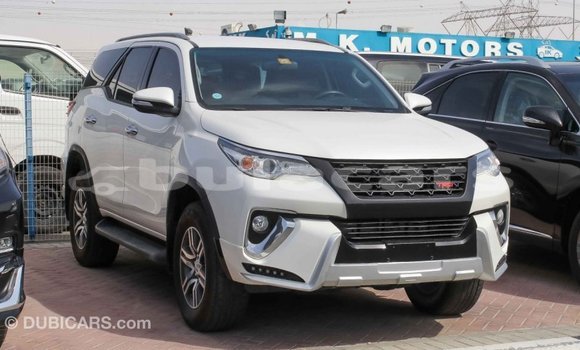 Buy Import Toyota Fortuner White Car in Import - Dubai in Central Buy Import Toyota Fortuner White Car in Import - Dubai in Central