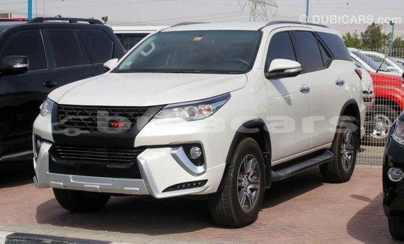 Buy Import Toyota Fortuner White Car in Import - Dubai in Central Buy Import Toyota Fortuner White Car in Import - Dubai in Central