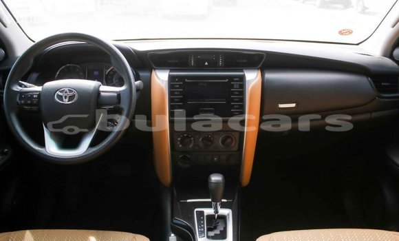 Buy Import Toyota Fortuner White Car in Import - Dubai in Central Buy Import Toyota Fortuner White Car in Import - Dubai in Central