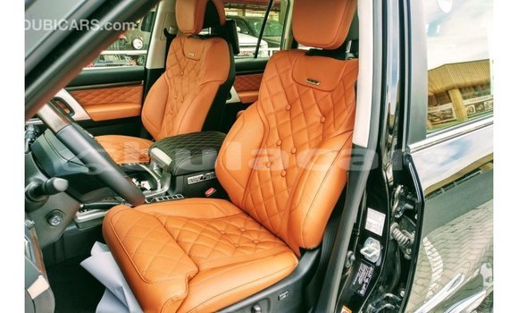 Acheter Import Voiture Toyota Land Cruiser Noir à Import - Dubai, Central Acheter Import Voiture Toyota Land Cruiser Noir à Import - Dubai, Central