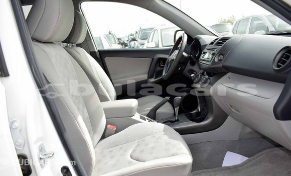 Buy Import Toyota 4Runner White Car in Import - Dubai in Central Buy Import Toyota 4Runner White Car in Import - Dubai in Central