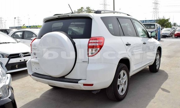 Buy Import Toyota 4Runner White Car in Import - Dubai in Central Buy Import Toyota 4Runner White Car in Import - Dubai in Central