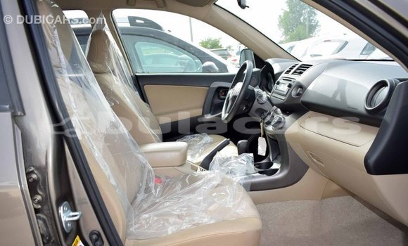 Acheter Import Voiture Toyota 4Runner Gris à Import - Dubai, Central Acheter Import Voiture Toyota 4Runner Gris à Import - Dubai, Central