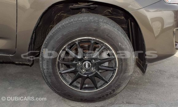 Acheter Import Voiture Toyota 4Runner Gris à Import - Dubai, Central Acheter Import Voiture Toyota 4Runner Gris à Import - Dubai, Central