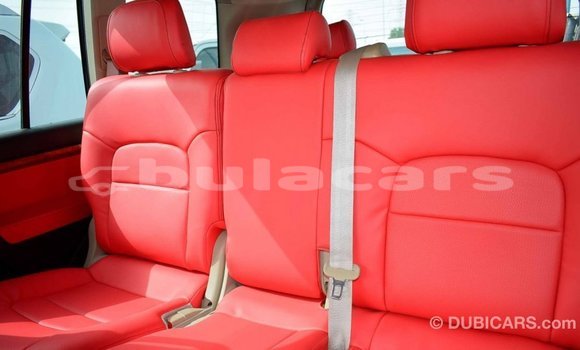 Acheter Import Voiture Toyota Land Cruiser Noir à Import - Dubai, Central Acheter Import Voiture Toyota Land Cruiser Noir à Import - Dubai, Central