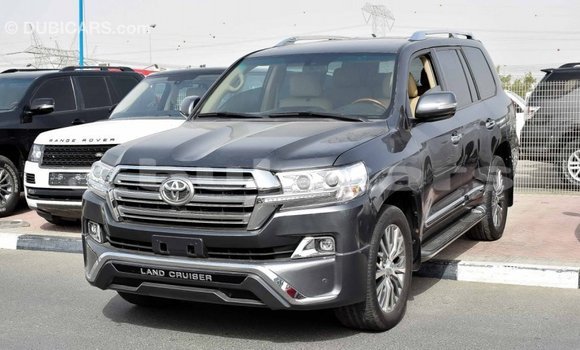 Acheter Import Voiture Toyota Land Cruiser Gris à Import - Dubai, Central Acheter Import Voiture Toyota Land Cruiser Gris à Import - Dubai, Central