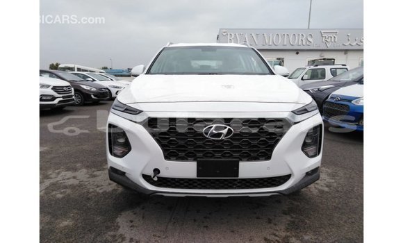 Buy Import Hyundai Santa Fe White Car in Import - Dubai in Central Buy Import Hyundai Santa Fe White Car in Import - Dubai in Central