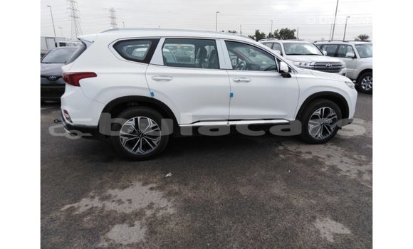 Buy Import Hyundai Santa Fe White Car in Import - Dubai in Central Buy Import Hyundai Santa Fe White Car in Import - Dubai in Central