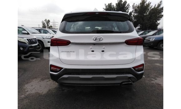 Buy Import Hyundai Santa Fe White Car in Import - Dubai in Central Buy Import Hyundai Santa Fe White Car in Import - Dubai in Central
