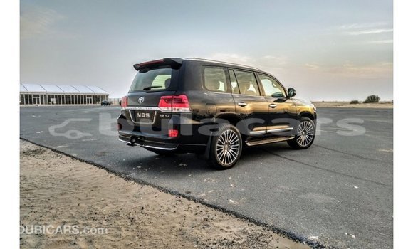 Acheter Import Voiture Toyota Land Cruiser Noir à Import - Dubai, Central Acheter Import Voiture Toyota Land Cruiser Noir à Import - Dubai, Central