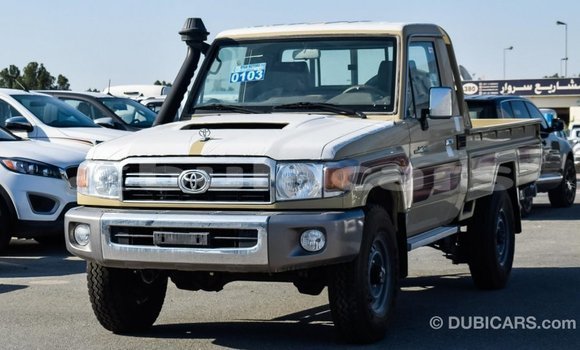 Buy Import Toyota Land Cruiser Beige Car in Import - Dubai in Central Buy Import Toyota Land Cruiser Beige Car in Import - Dubai in Central