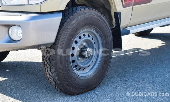 Buy Import Toyota Land Cruiser Beige Car in Import - Dubai in Central Buy Import Toyota Land Cruiser Beige Car in Import - Dubai in Central
