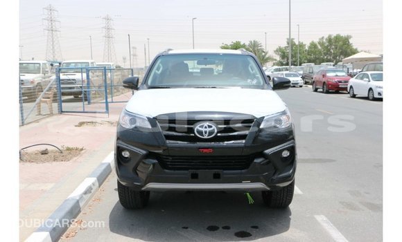 Acheter Import Voiture Toyota Fortuner Noir à Import - Dubai, Central Acheter Import Voiture Toyota Fortuner Noir à Import - Dubai, Central