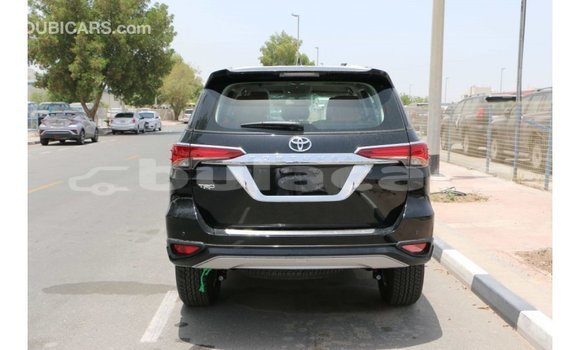 Acheter Import Voiture Toyota Fortuner Noir à Import - Dubai, Central Acheter Import Voiture Toyota Fortuner Noir à Import - Dubai, Central