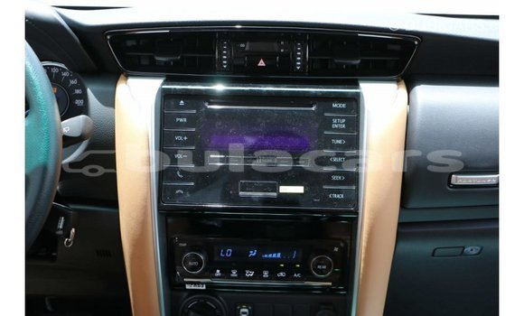 Acheter Import Voiture Toyota Fortuner Noir à Import - Dubai, Central Acheter Import Voiture Toyota Fortuner Noir à Import - Dubai, Central